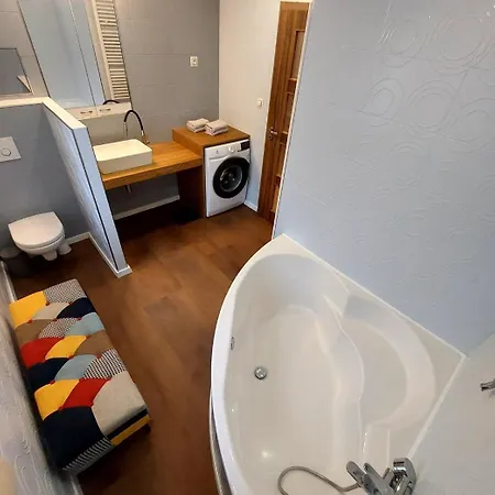 Zuma, 5 Min Walk To The Center